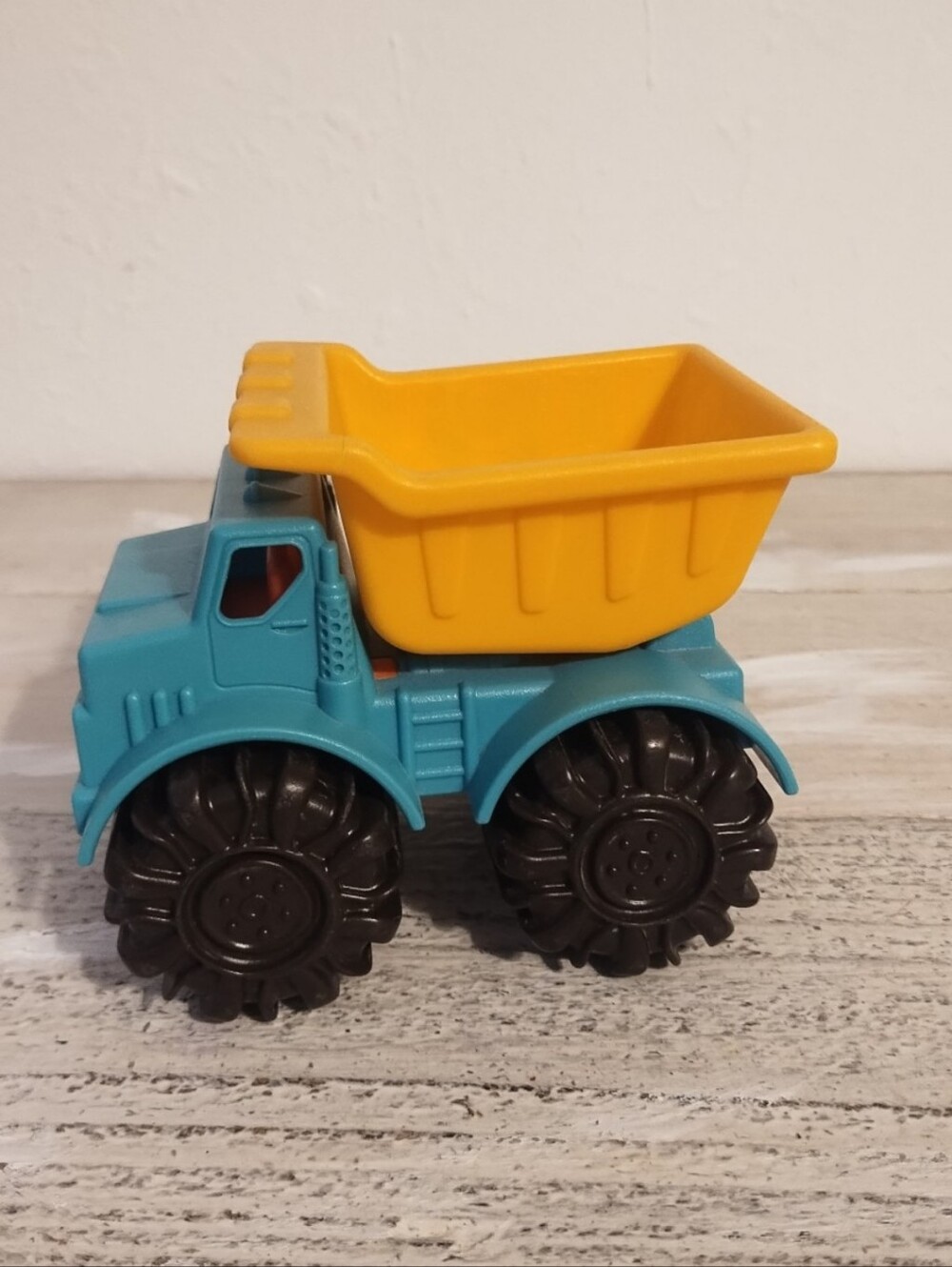 Justb-byou Dump Truck Plastic 5" good condition